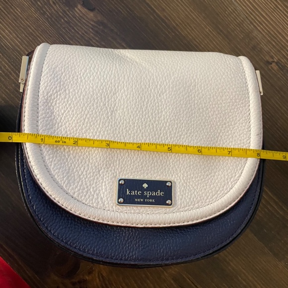 Kate Spade navy white saddle bag crossbody purse - Picture 5 of 7